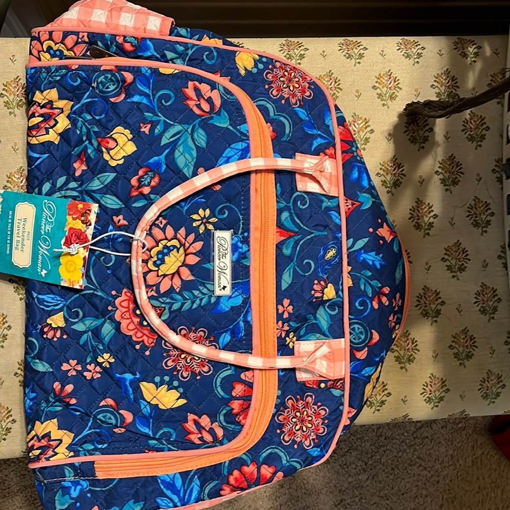 Pioneer Woman weekender travel bag. Never used.